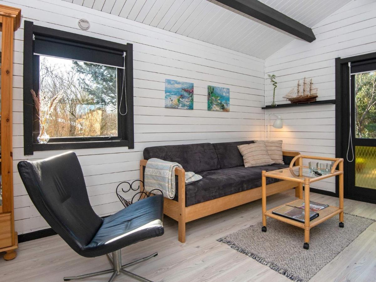 4 Person Holiday Home In Nibe 外观 照片