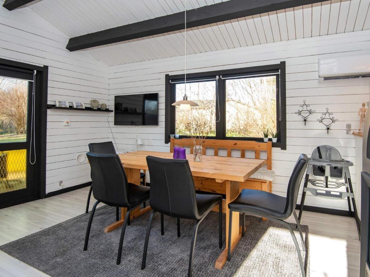 4 Person Holiday Home In Nibe 外观 照片